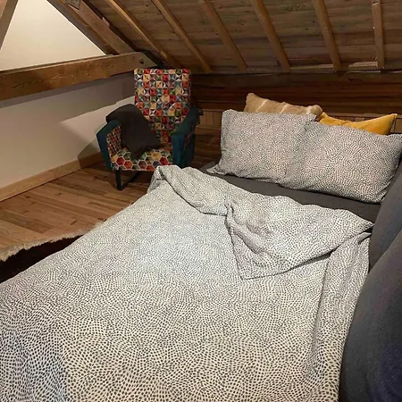 Loft Cosy, Bain à Bulle Et Garage Privé * Saint-Hubert
